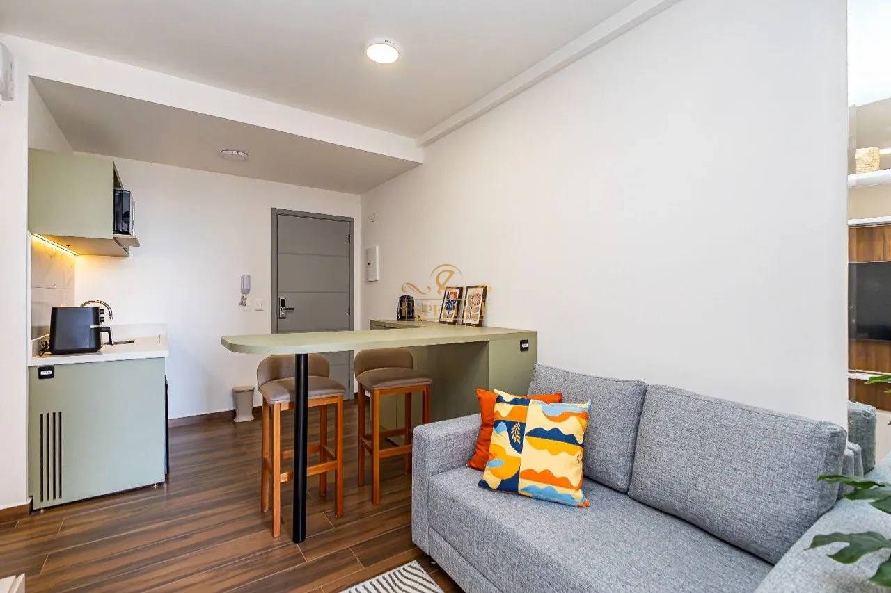1-bedroom apartment with 35 m² and wood flooring — photo 3