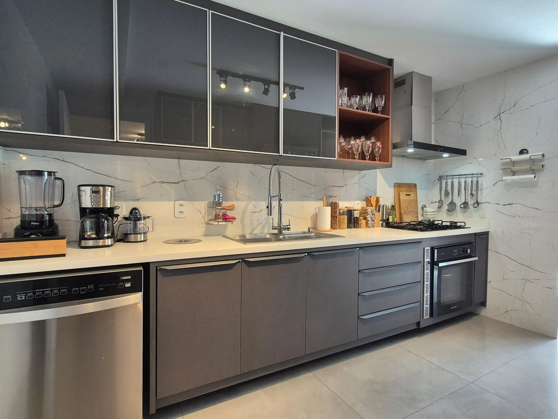 Apartamento mobiliado, 200 m², com varanda envidraçada — photo 8