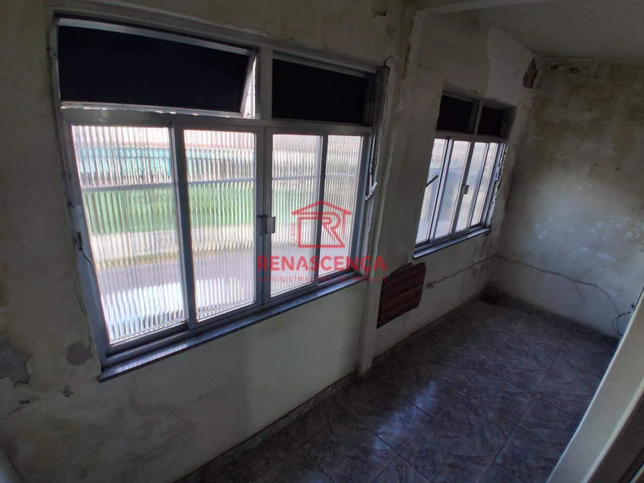 House with 5 bedrooms and 3 bathrooms, with a balcony — photo 21