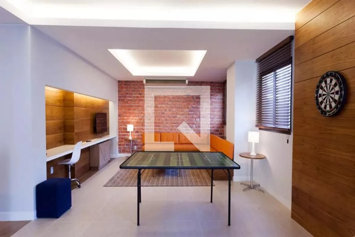 Apartamento de 89 m² com janelas do piso ao teto e closet — photo 30