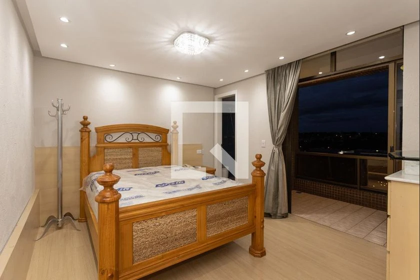 Studio with en-suite bedroom and a balcony — photo 4