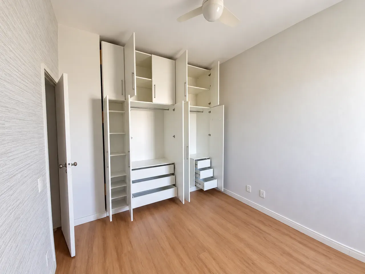 Apartment on the 3rd floor with a home office — photo 4