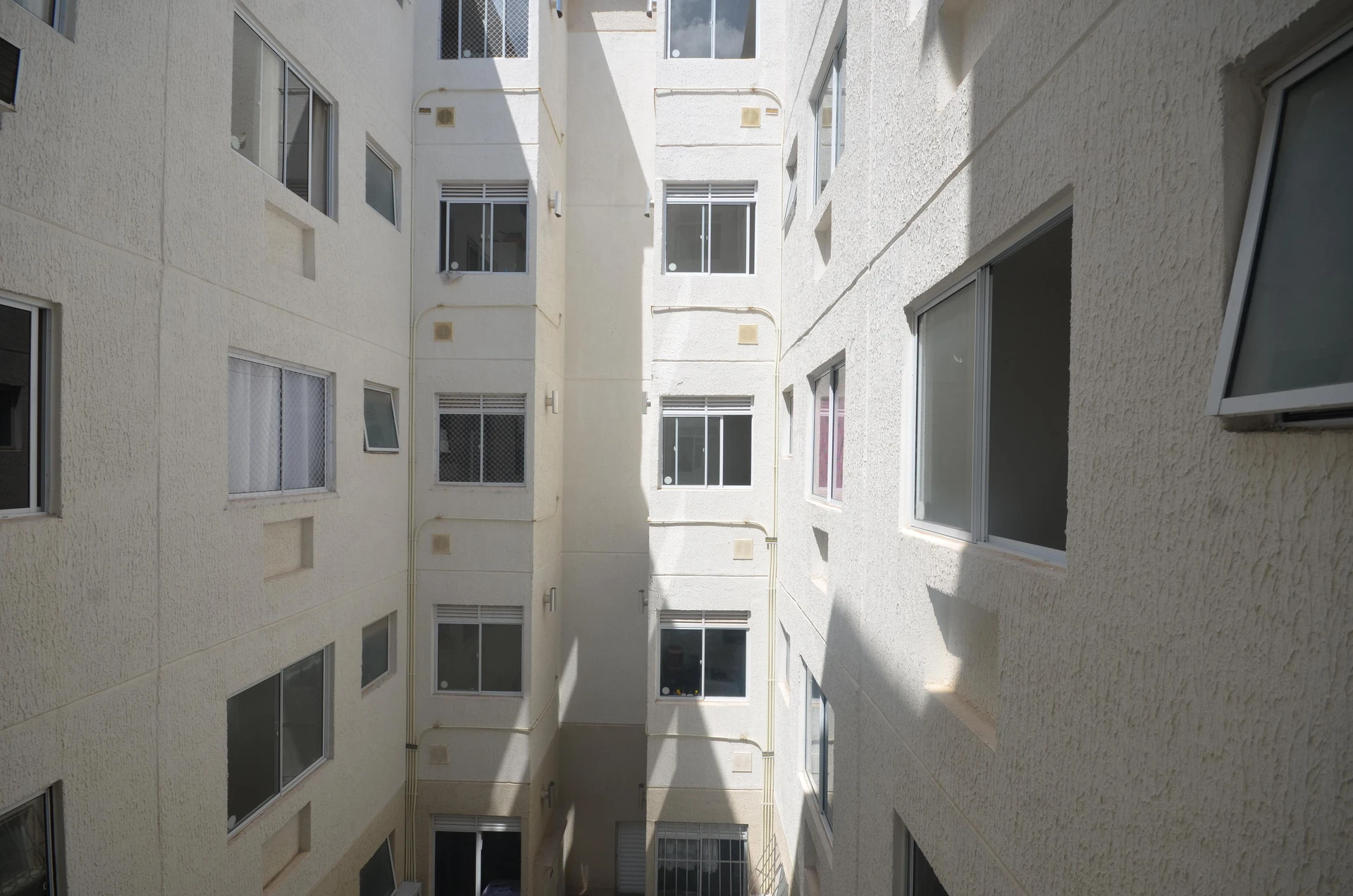 Unfurnished apartment with 2 bedrooms and 1 parking space