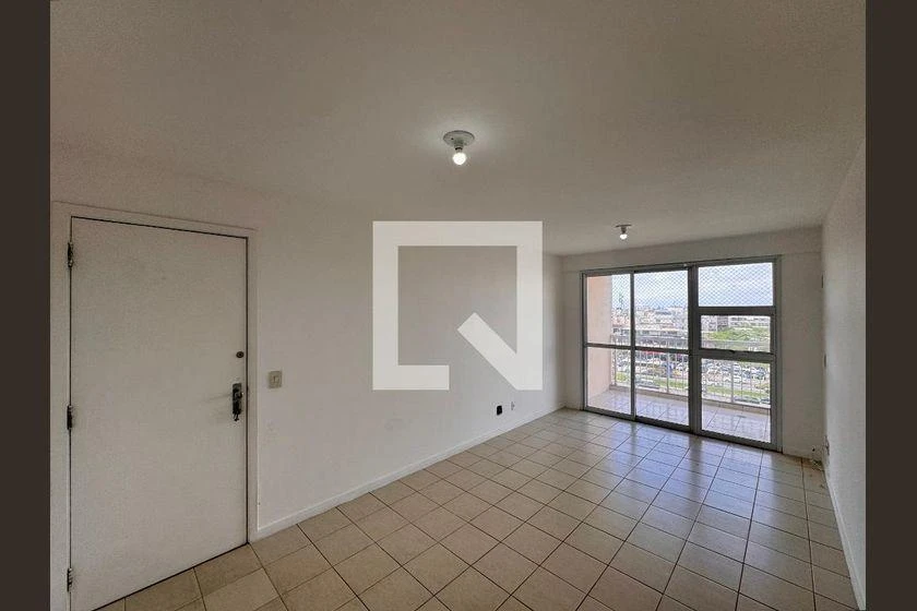 2-bedroom apartment in a building with a gym — photo 8