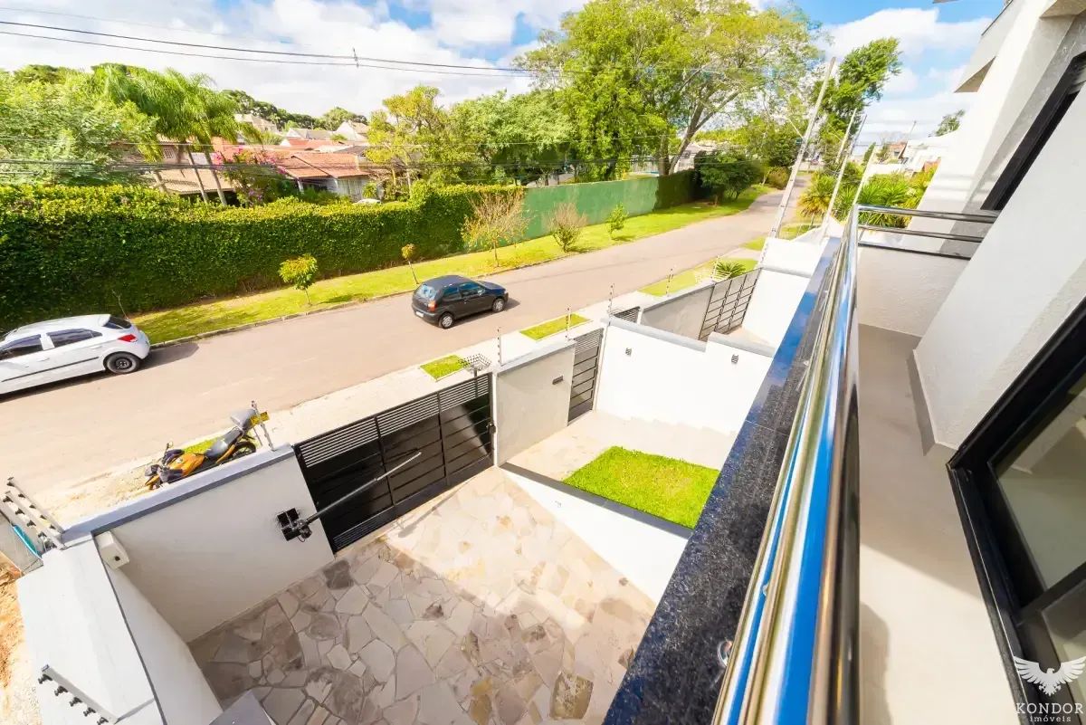 Two-story house with 230 m², 3 bedrooms and 4 baths — photo 68