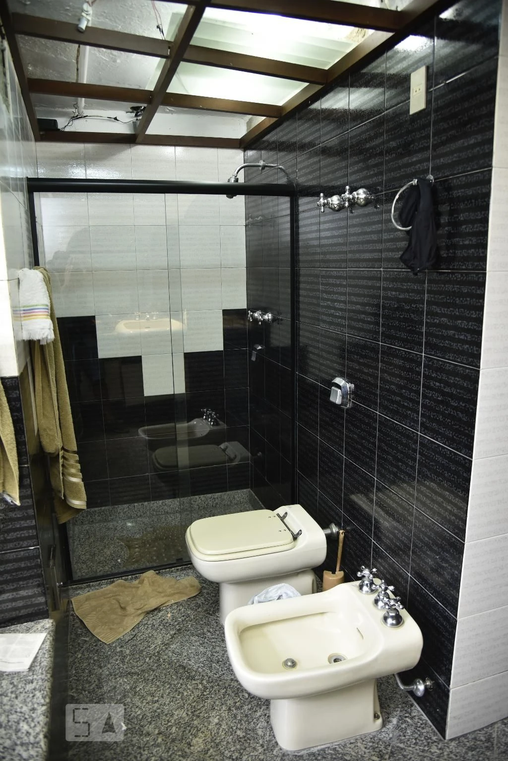Casa com 4 quartos e 6 banheiros, com cozinha independente — photo 34