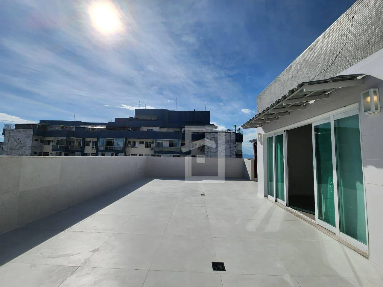 197 m² apartment on the 22nd floor with a private garden — photo 17