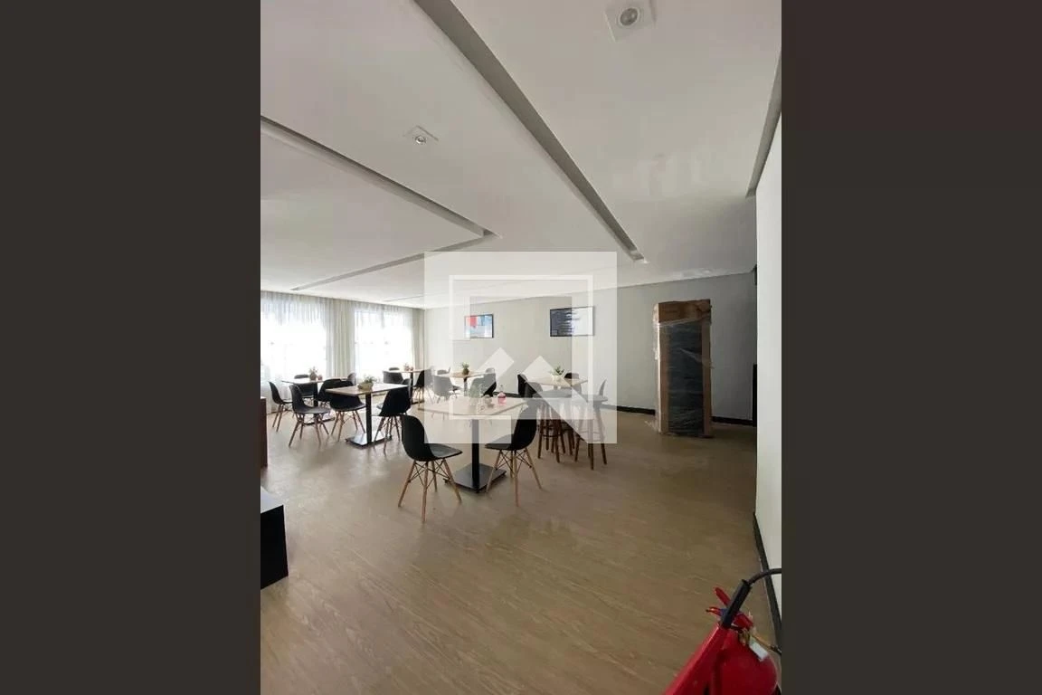 2-bedroom apartment in a building with a gym — photo 34