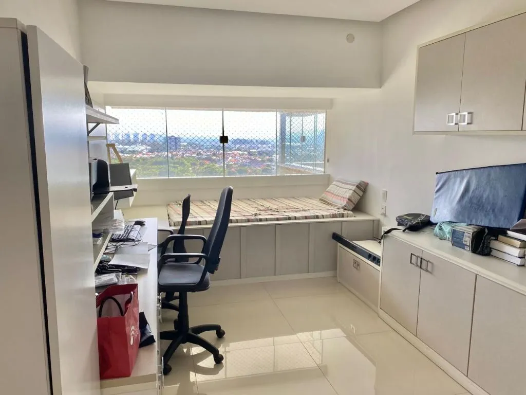 Apartment on the 12th floor with a mountain view — photo 8