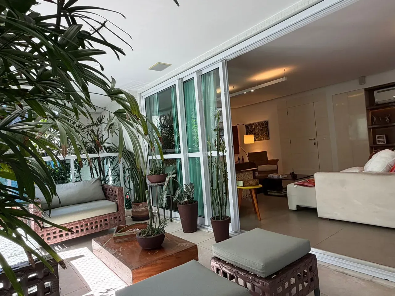 Apartamento com 3 quartos, 3 banheiros e varanda fechada — photo 29