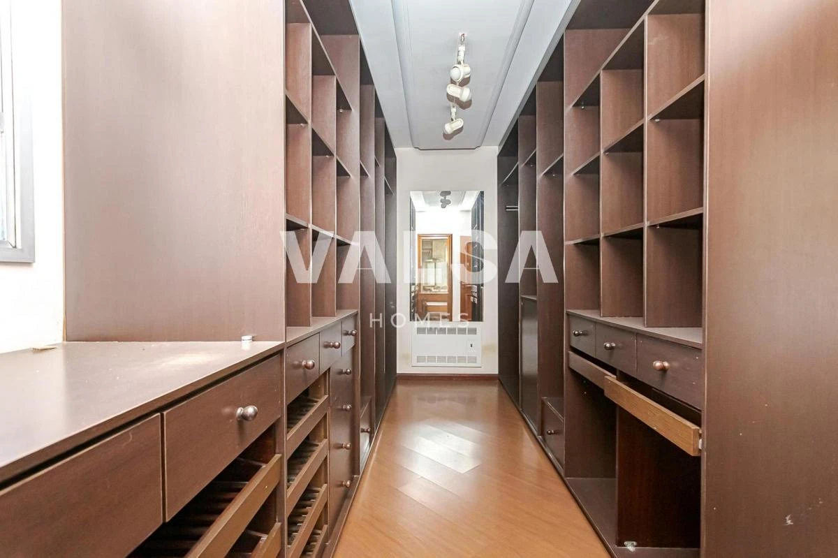 Ванна та 4 спальні: квартира 441 м² — photo 8