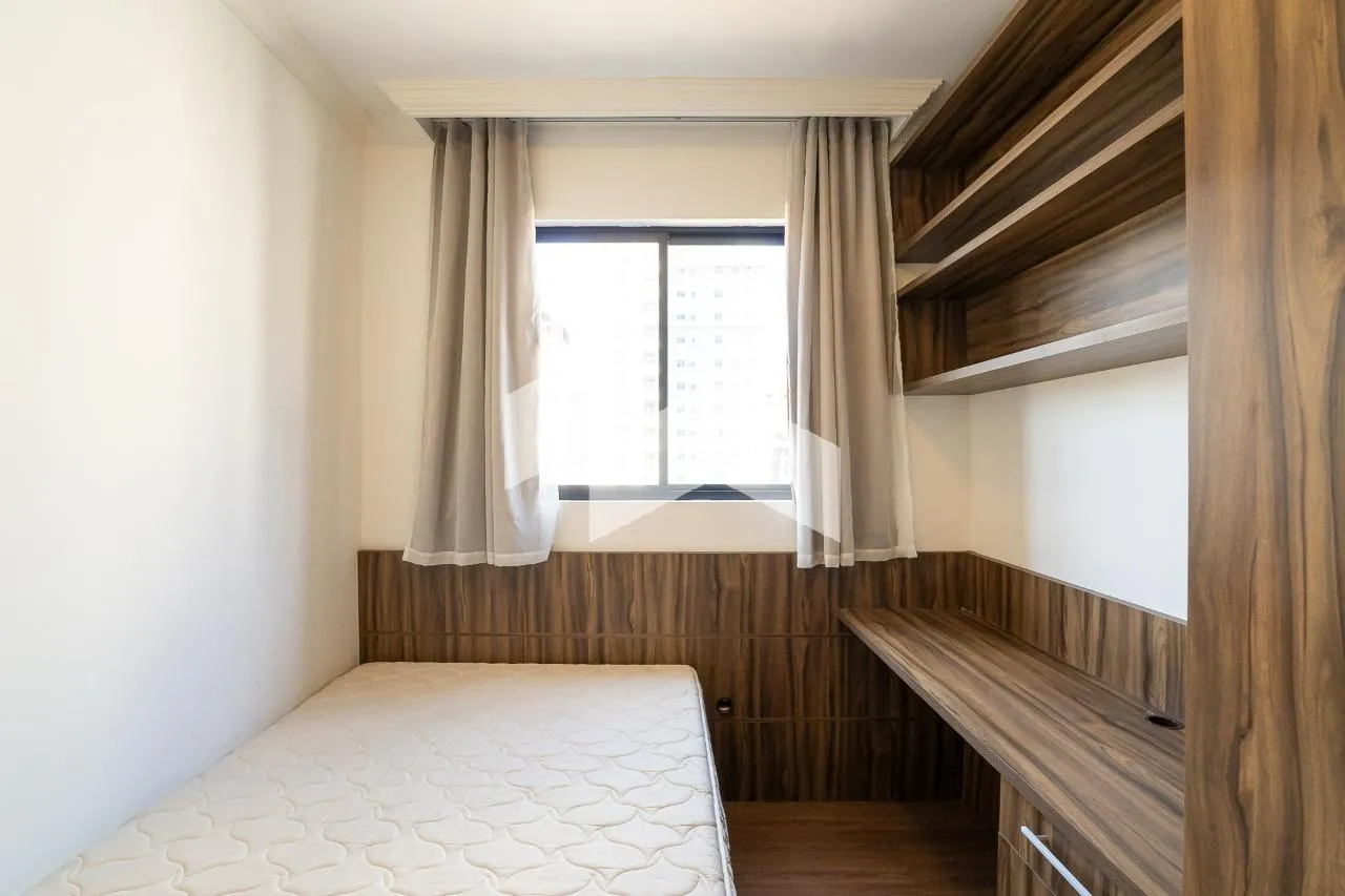 Furnished 2-bedroom apartment with 1 bathroom — photo 23