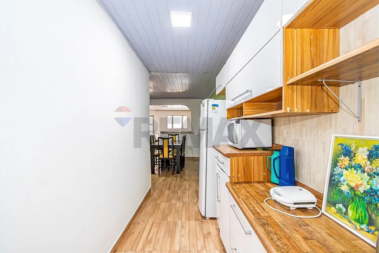House with 5 bedrooms and 5 bathrooms, separate kitchen — photo 20