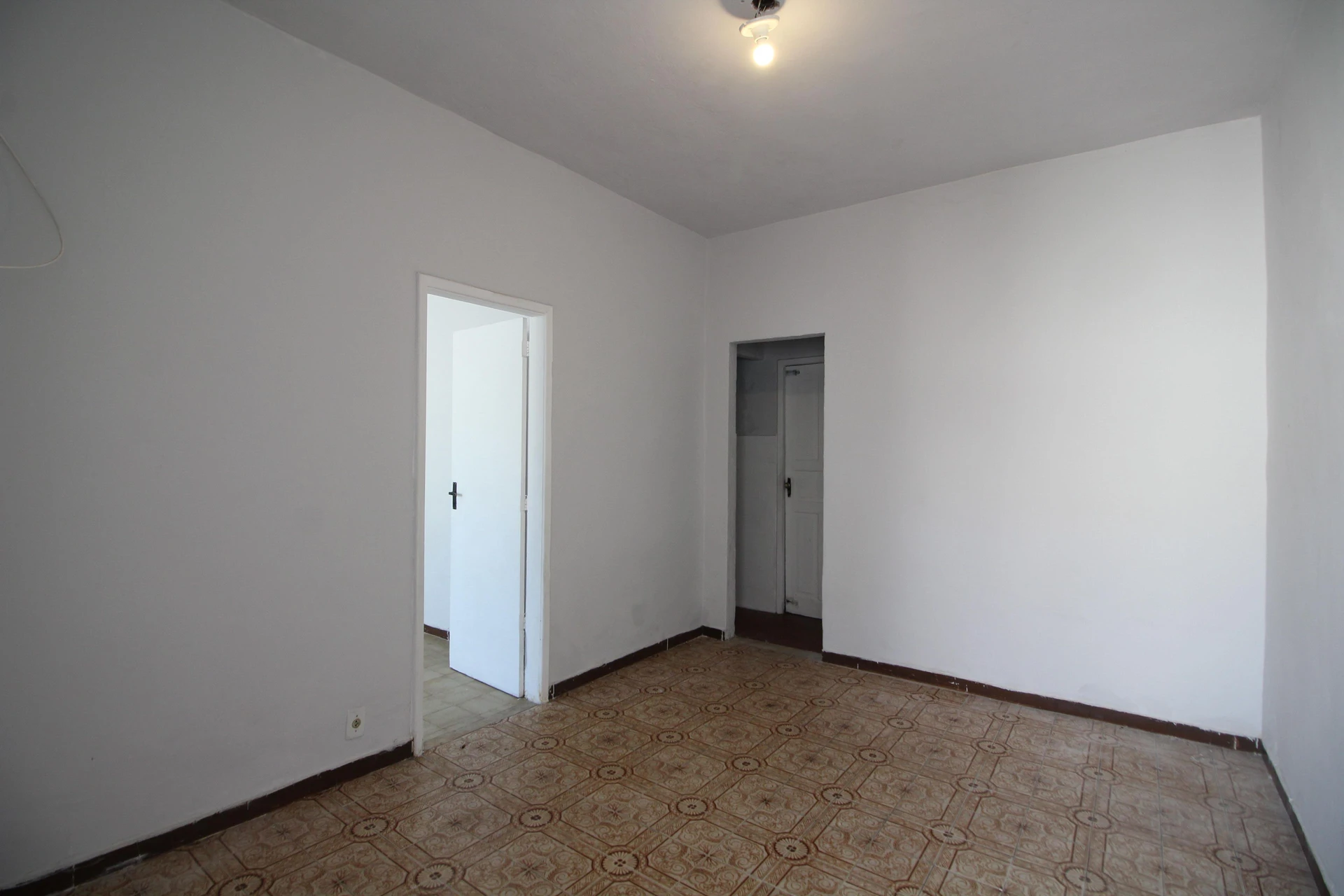 One-bedroom house with a garden — photo 15