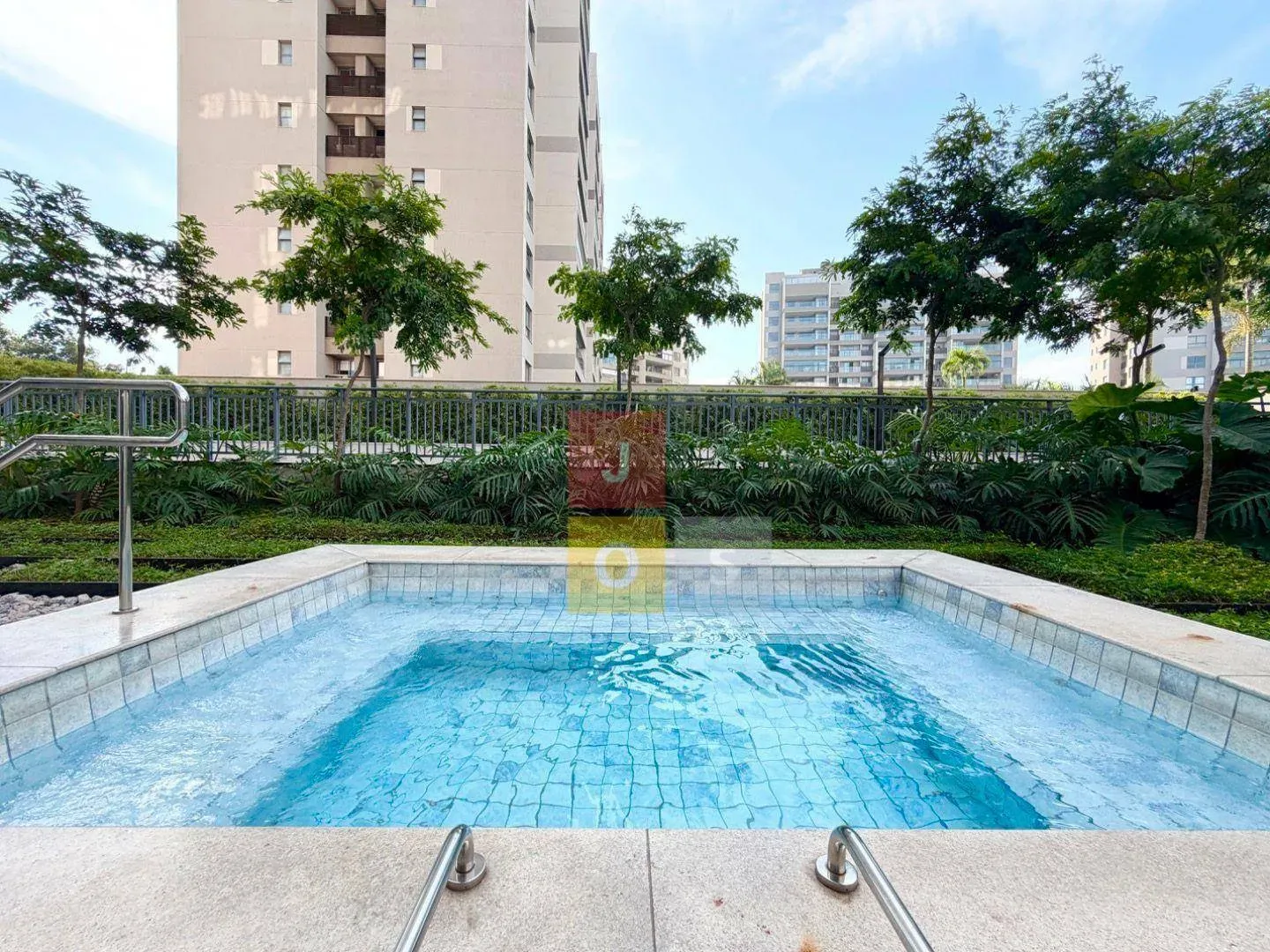 80 m² apartment with 2 bedrooms and a glass balcony — photo 79