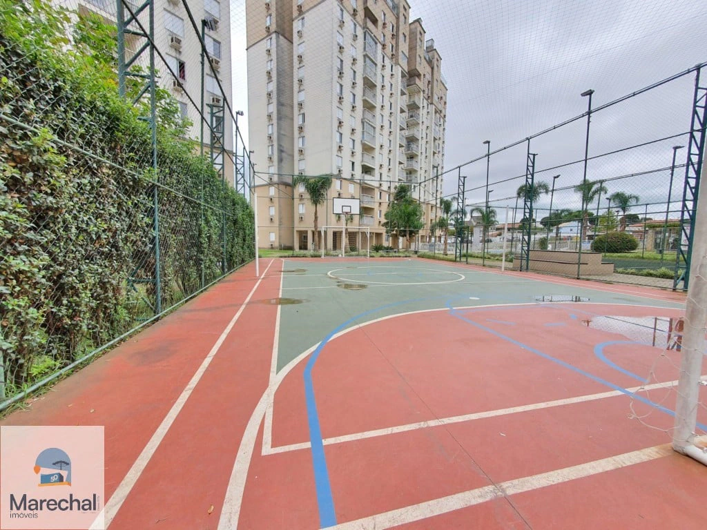 3-bedroom apartment in a building with a pool — photo 21