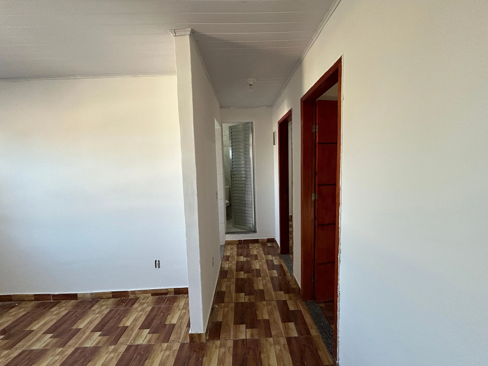 Квартира з 2 спальнями та 1 ванною з душовою зі скла — photo 22