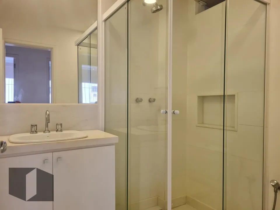 3-bedroom apartment with floor-to-ceiling windows — photo 31