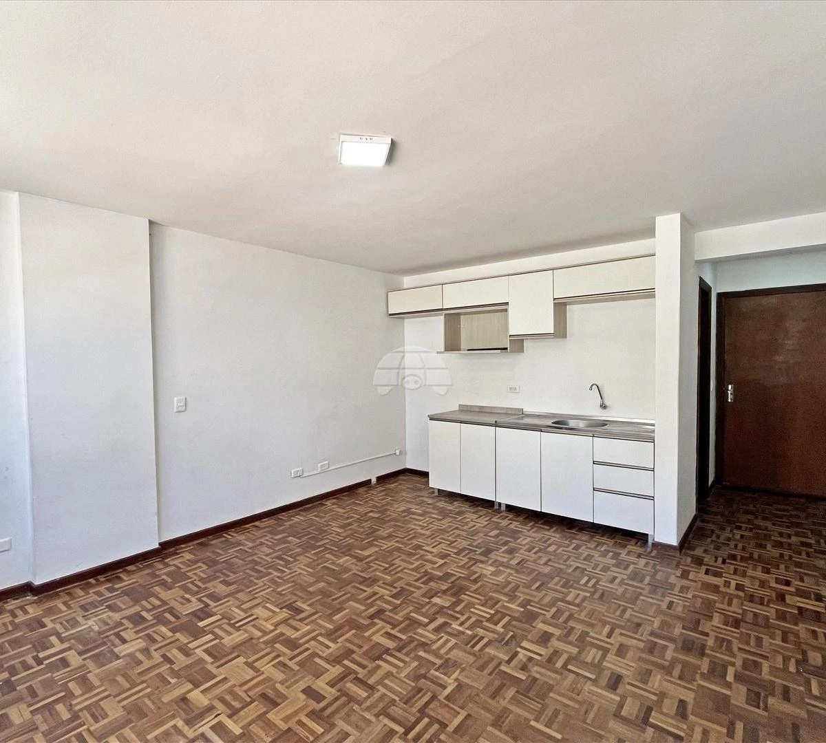 Apartment, 22 m², with wood or laminate floors — photo 3