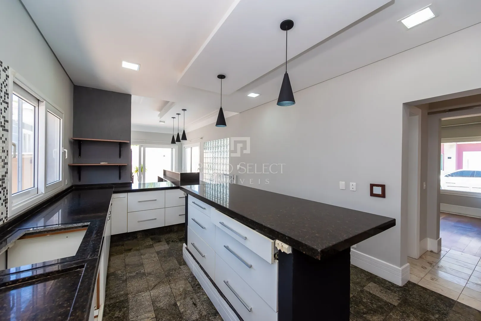 Furnished house, 305 m², with a bathtub — photo 10