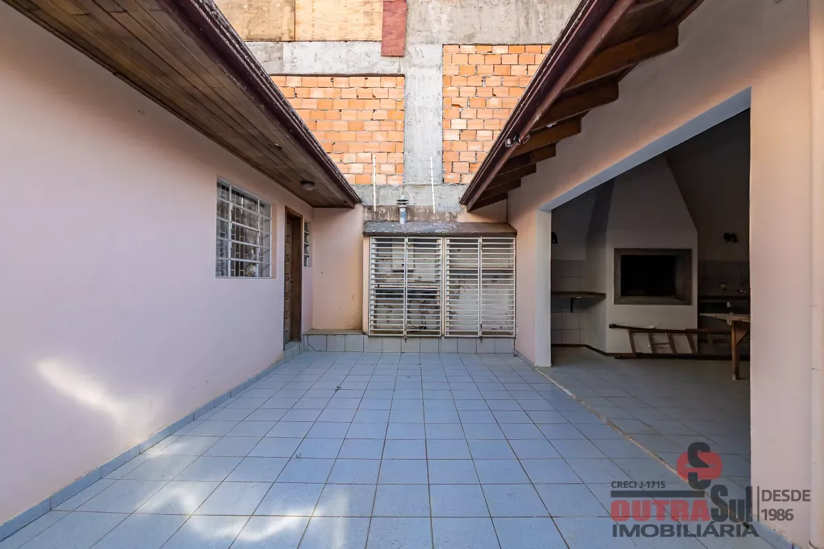 Casa com 2 dormitórios e 4 banheiros para locação — photo 38