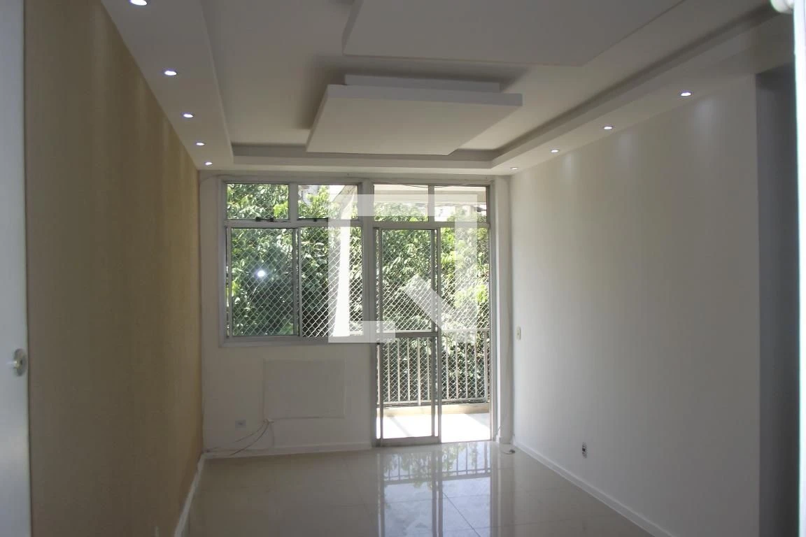 Unfurnished 2-bedroom apartment with a suite bathroom — photo 4