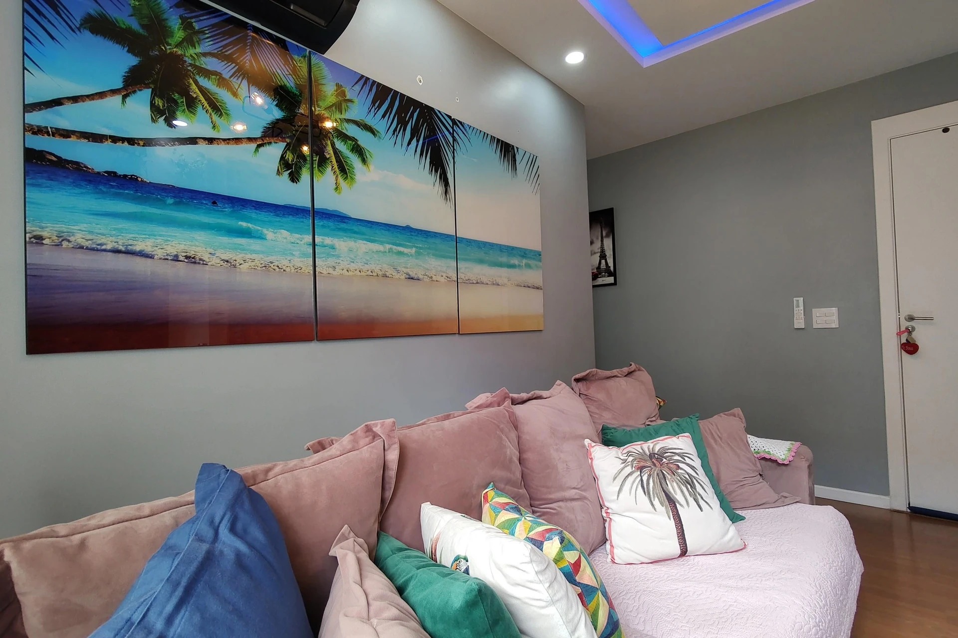 2-bedroom apartment with a glass-enclosed balcony — photo 43