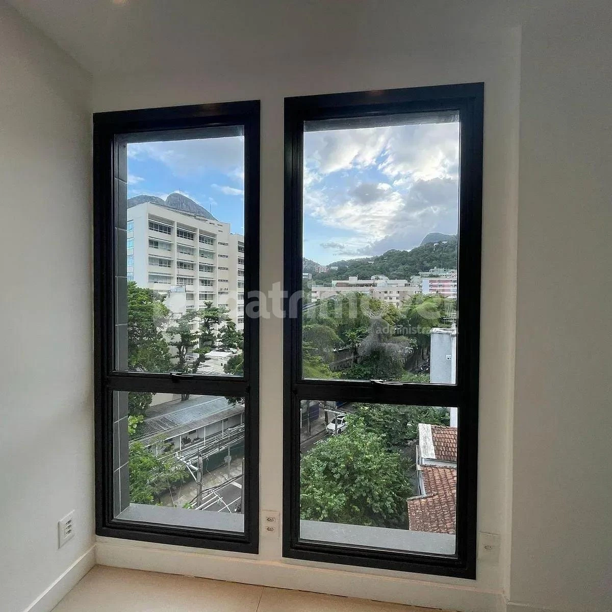 Apartment, 197 m², with a grill on the balcony — photo 8