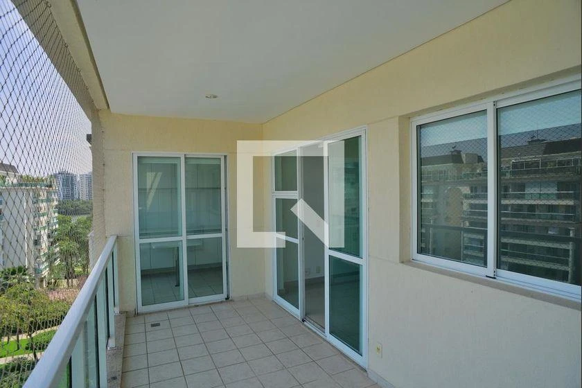 3-bedroom apartment in a building with a gym — photo 11