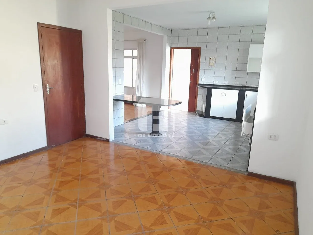 Furnished 5-bedroom house with enclosed balcony