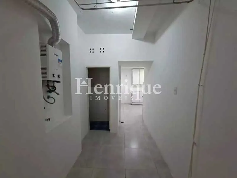 Apartment, 170 m², with wood or laminate floors — photo 26
