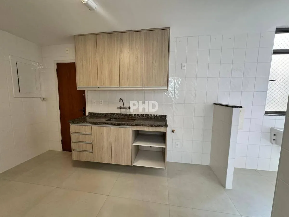 Apartment, 183 m², with a grill on the balcony — photo 11