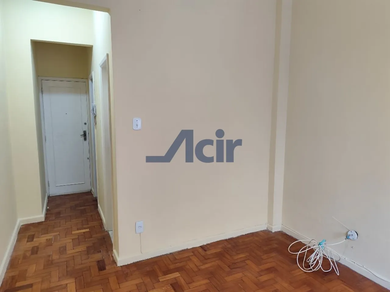 1-bedroom 1-bath apartment with a kitchenette corner — photo 15