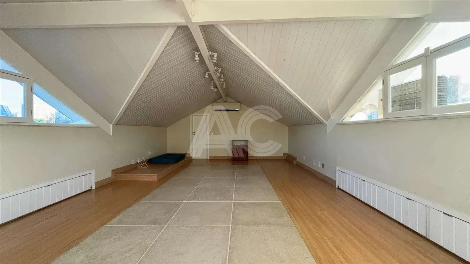 Casa em condomínio com 4 suítes e jardim privativo — photo 36