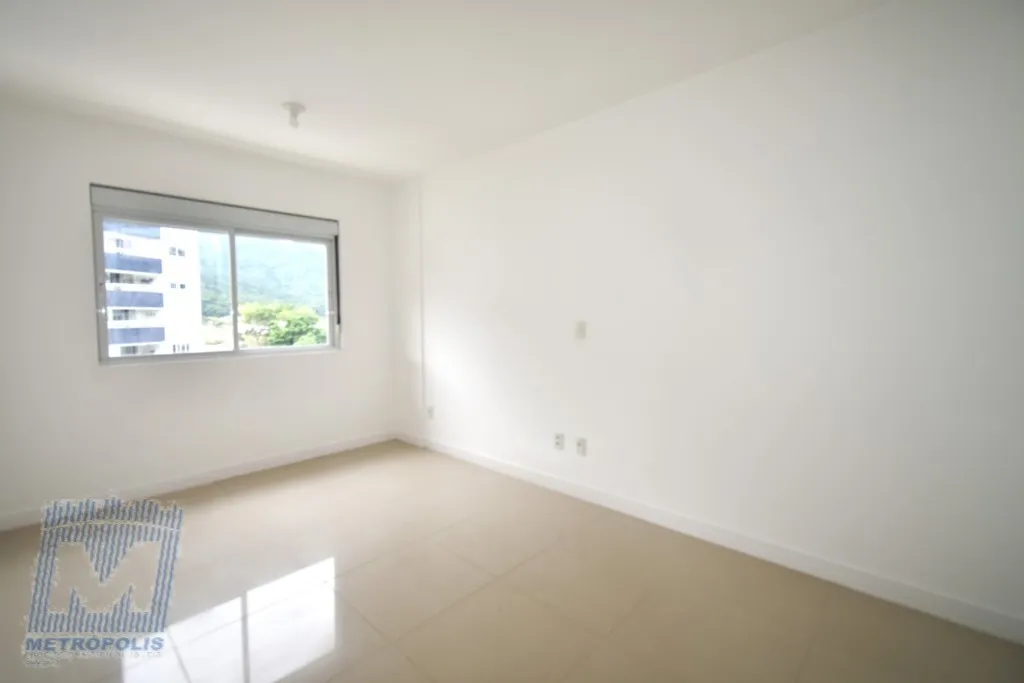 2-bedroom apartment with a mountain view in Florianópolis — photo 20