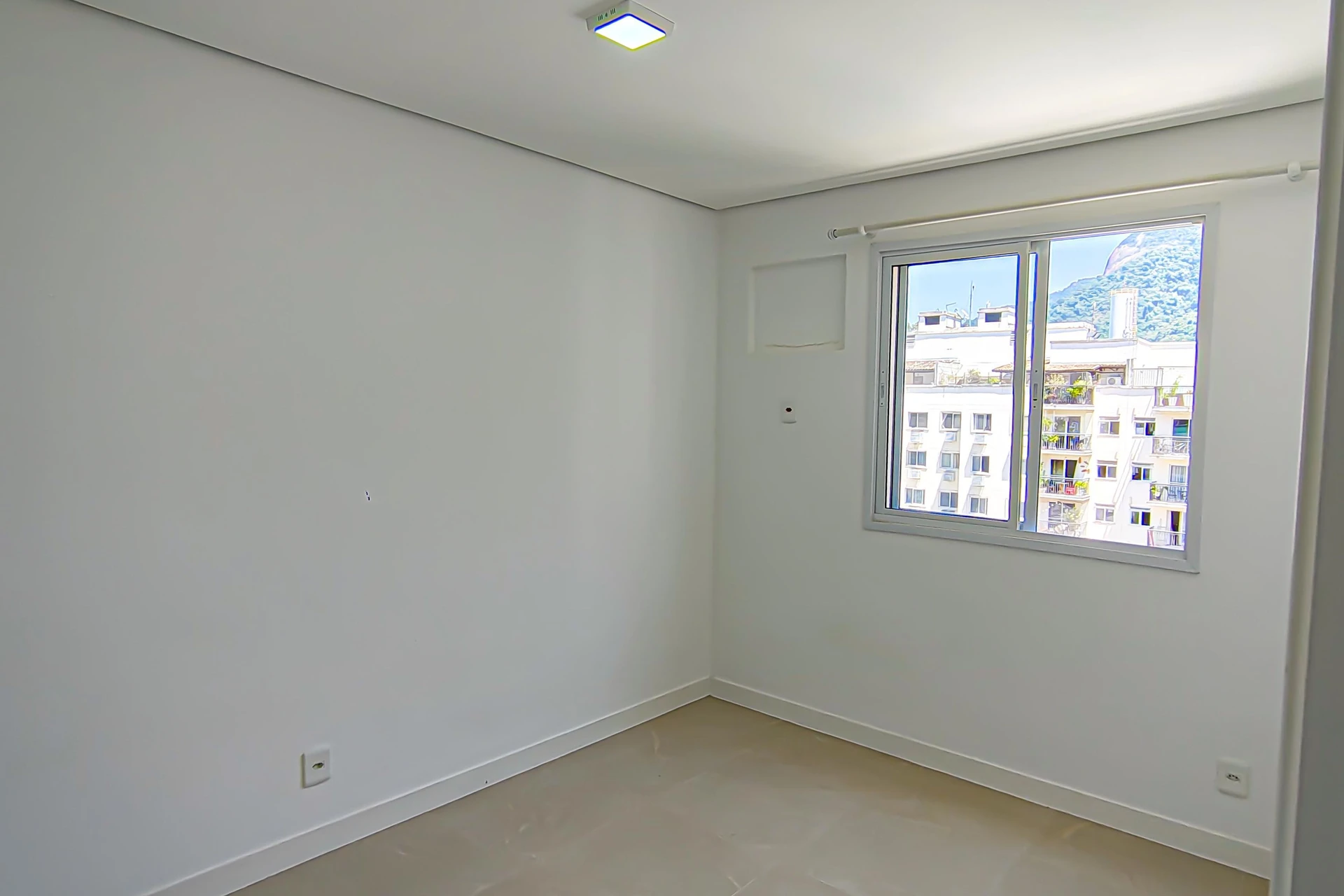 Unfurnished 2-bedroom apartment with en-suite bathrooms — photo 7