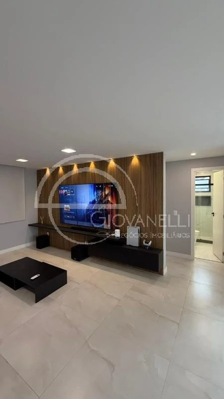 Furnished triplex house with 4 en-suite rooms