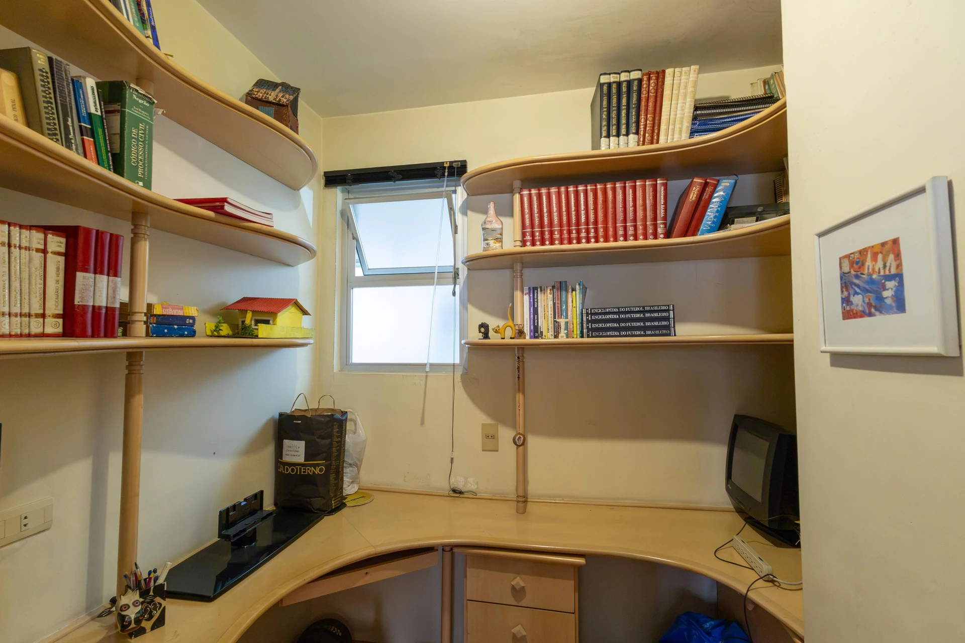 2-bedroom apartment with a dishwasher in Curitiba — photo 36