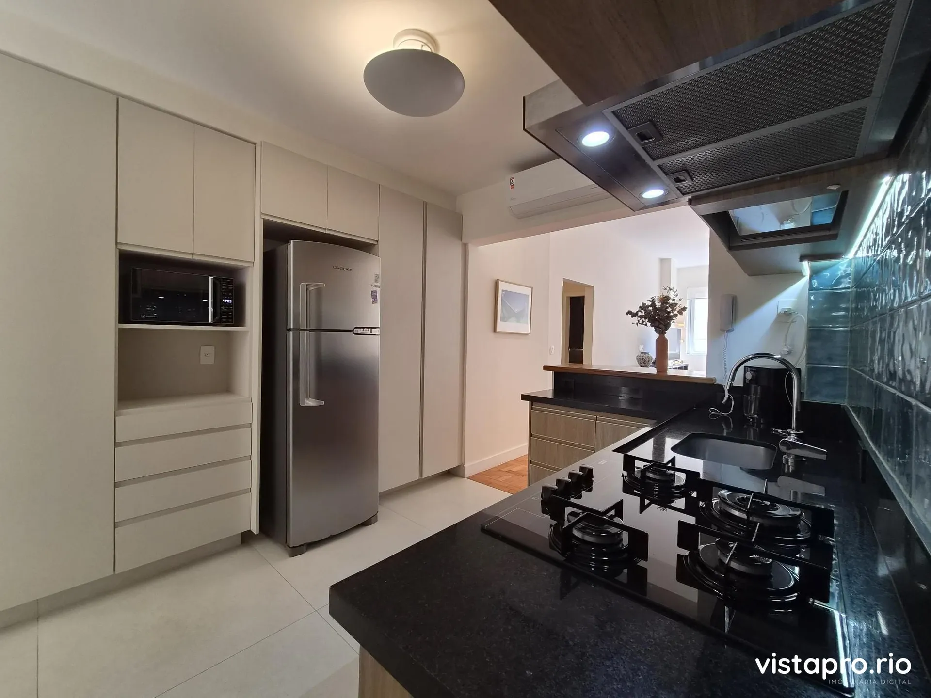 2-bedroom apartment with a washing machine in Rio de Janeiro — photo 24