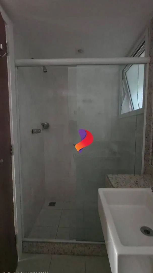 Apartment with enclosed balcony and 4 bedrooms — photo 48