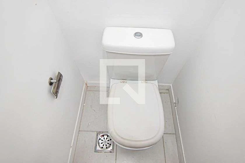 Apartamento vazio de 3 quartos com varanda e 185 m² — photo 23