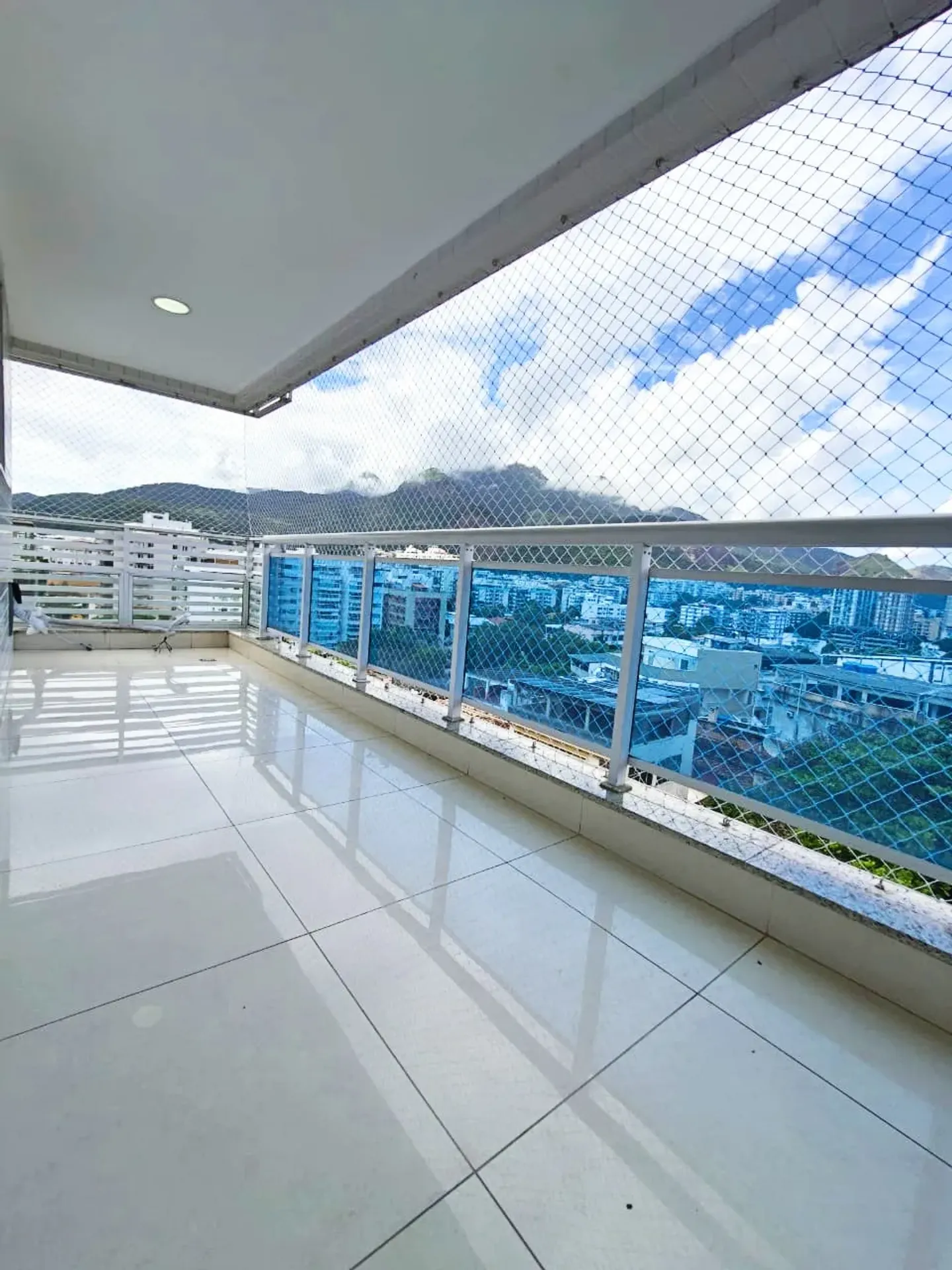 2-bedroom apartment with balcony, closed kitchen — photo 22