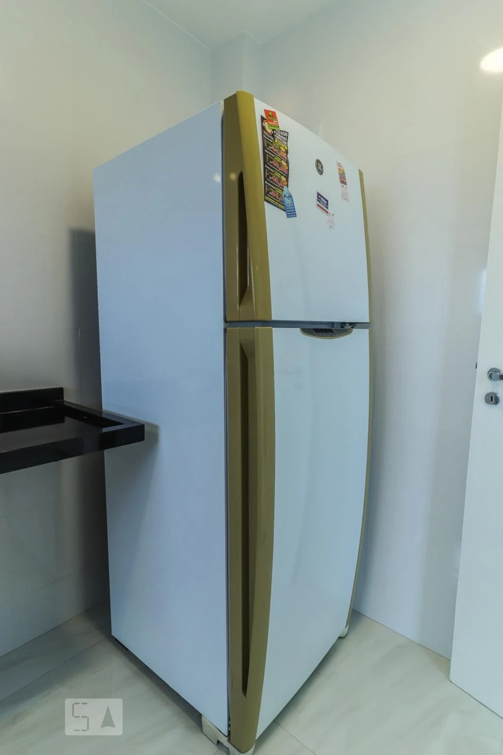 2-bedroom apartment in a building with a gym — photo 16