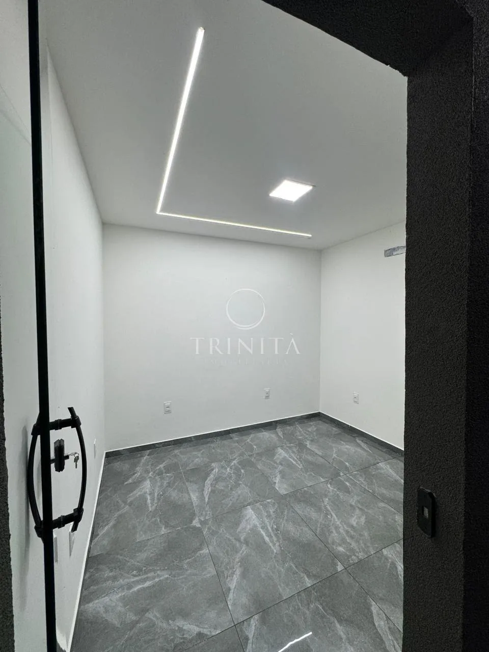 5 quartos e janelas do piso ao teto: casa de 350 m² — photo 19