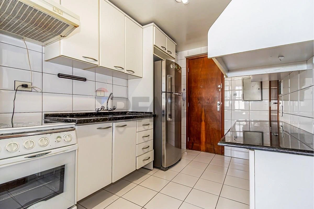 3-bedroom apartment with a home office in Curitiba