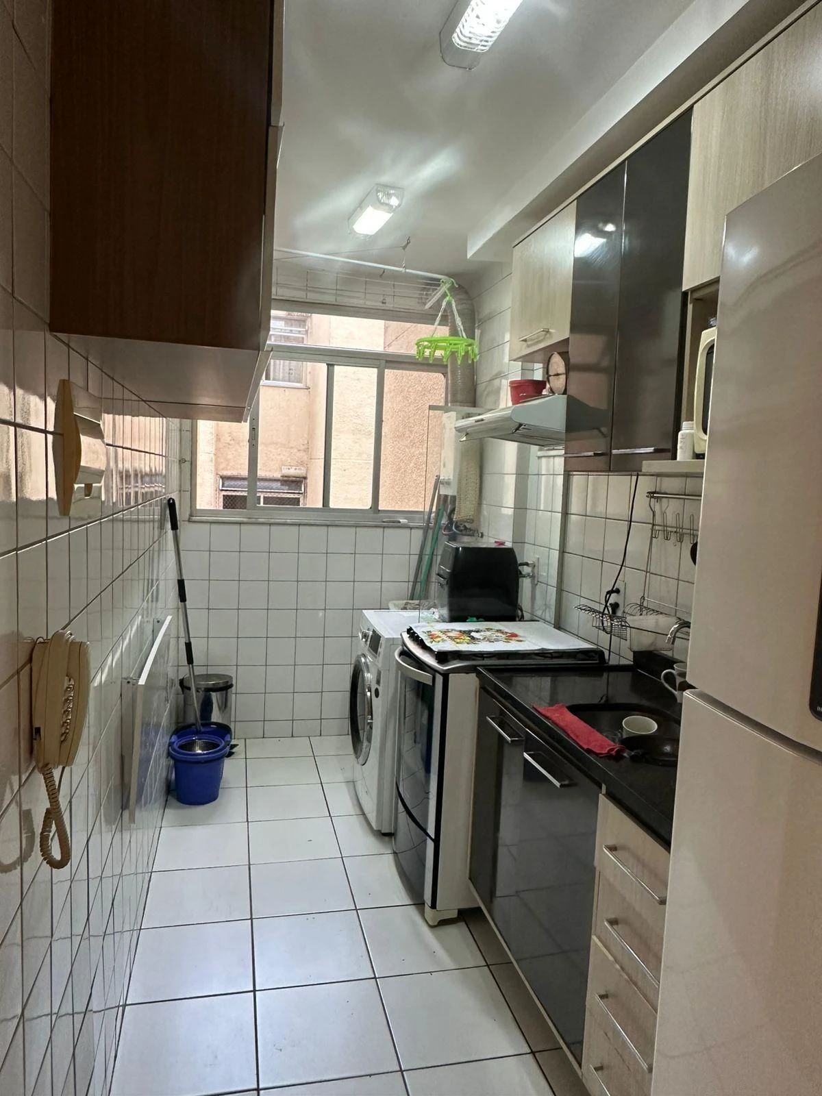 Furnished apartment with 3 bedrooms and 1 bathroom — photo 18