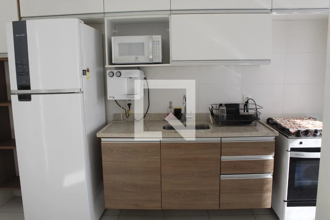 Furnished 2-bedroom apartment with balcony — photo 22