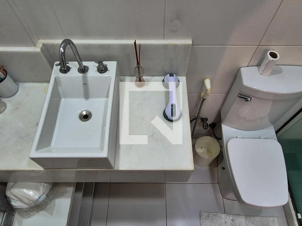 Furnished apartment with 5 en-suite bedrooms and terrace — photo 14