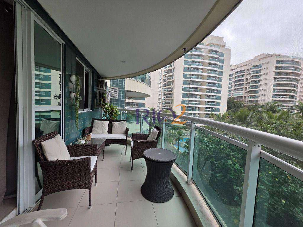 Furnished 77 m² apartment with enclosed glass balcony — photo 10