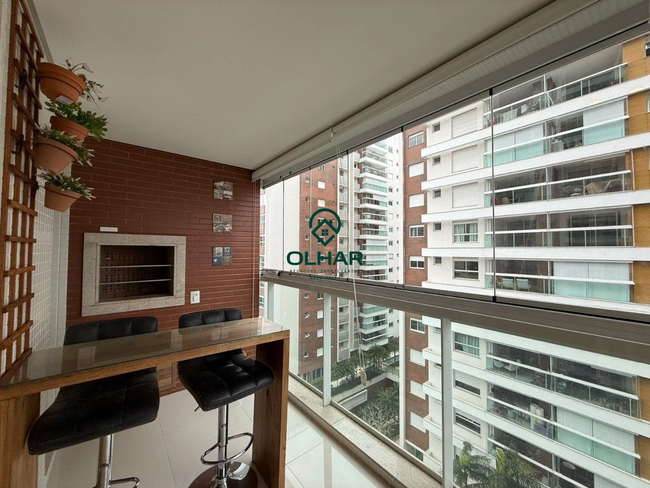 Glass-enclosed balcony in a 2-bedroom apartment, 93 m² — photo 28
